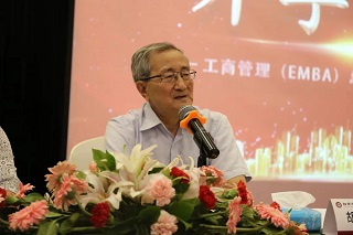 清華大學(xué)胡顯章